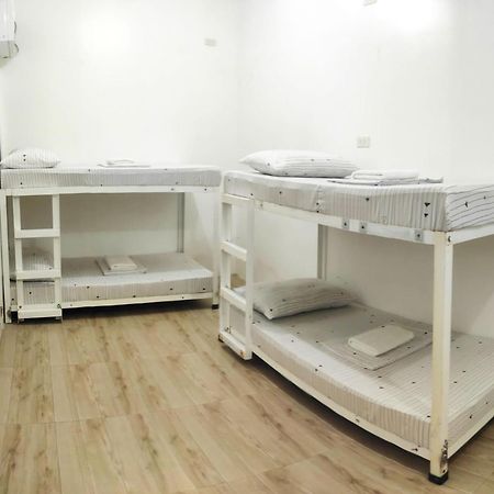 Pasay Centrale Hotel Екстериор снимка