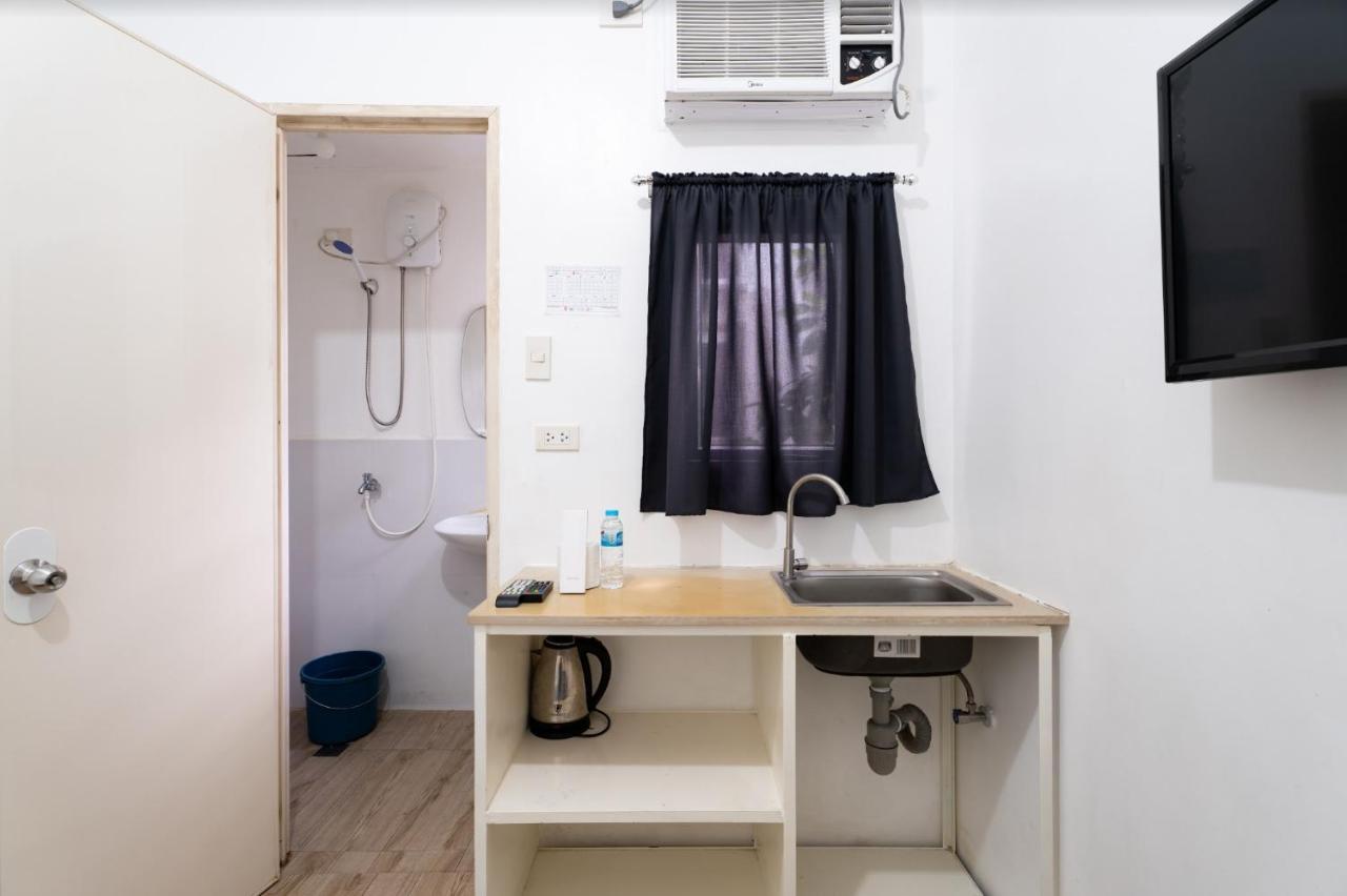 Pasay Centrale Hotel Екстериор снимка
