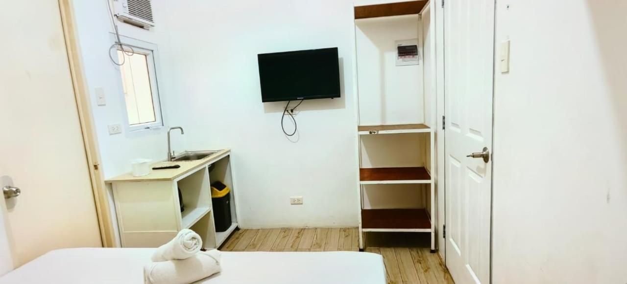 Pasay Centrale Hotel Екстериор снимка