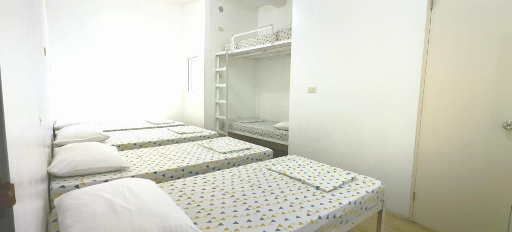 Pasay Centrale Hotel Екстериор снимка