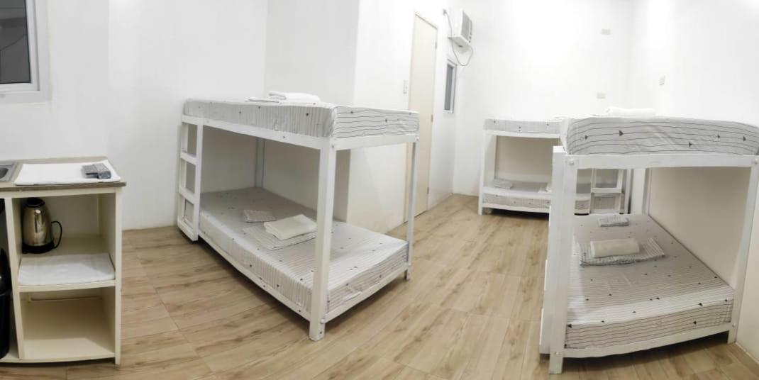 Pasay Centrale Hotel Екстериор снимка
