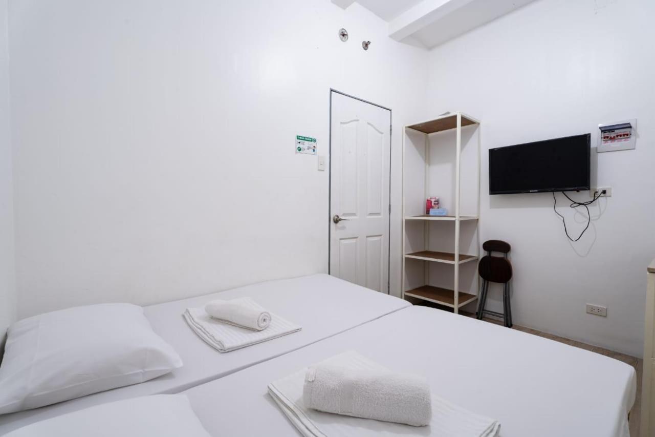 Pasay Centrale Hotel Екстериор снимка