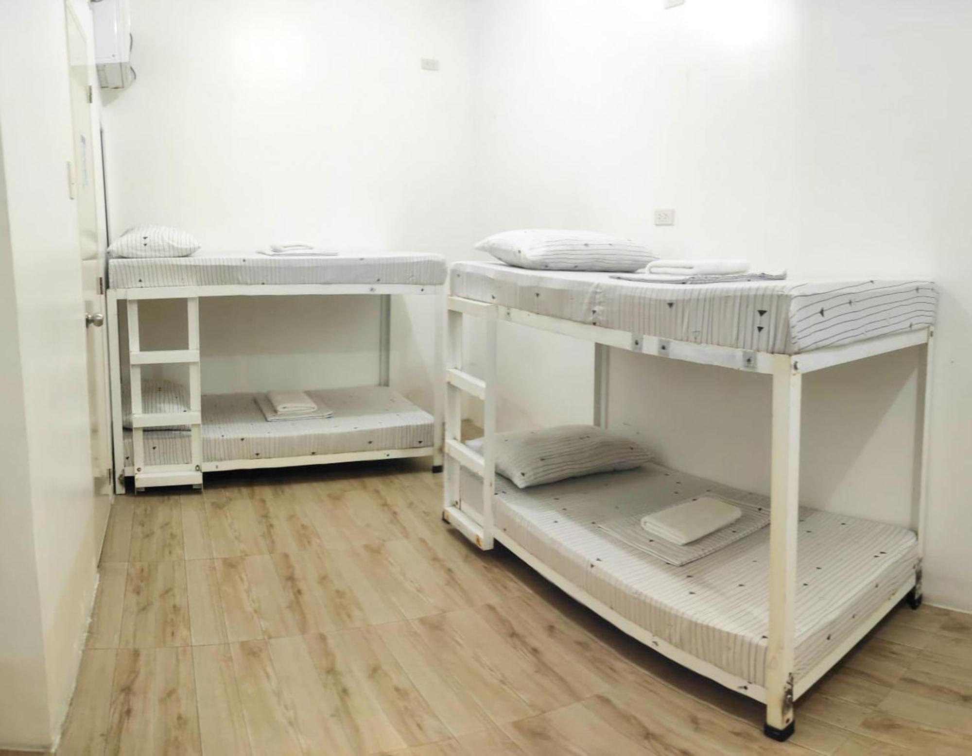 Pasay Centrale Hotel Екстериор снимка
